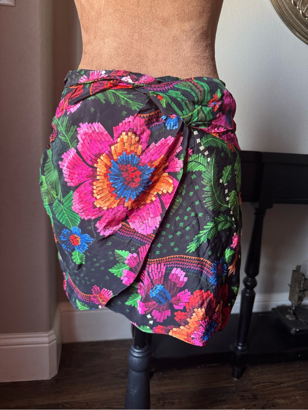 FARM Rio Blooming Garden Mini Skirt S Black Floral Wrap Twist Front Tropical